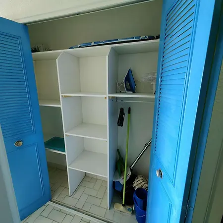 Alcove Climatise Pour 4 Pers. Avec Parking A 20m De La Plage, Animaux Bienvenus - Fr-1-607-184 * Agde