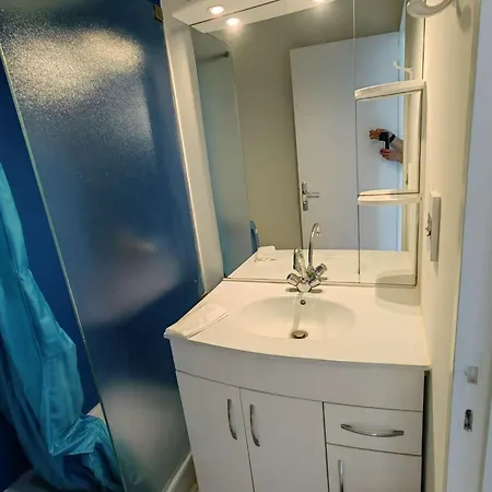 Apartment Alcove Climatise Pour 4 Pers. Avec Parking A 20m De La Plage, Animaux Bienvenus - Fr-1-607-184